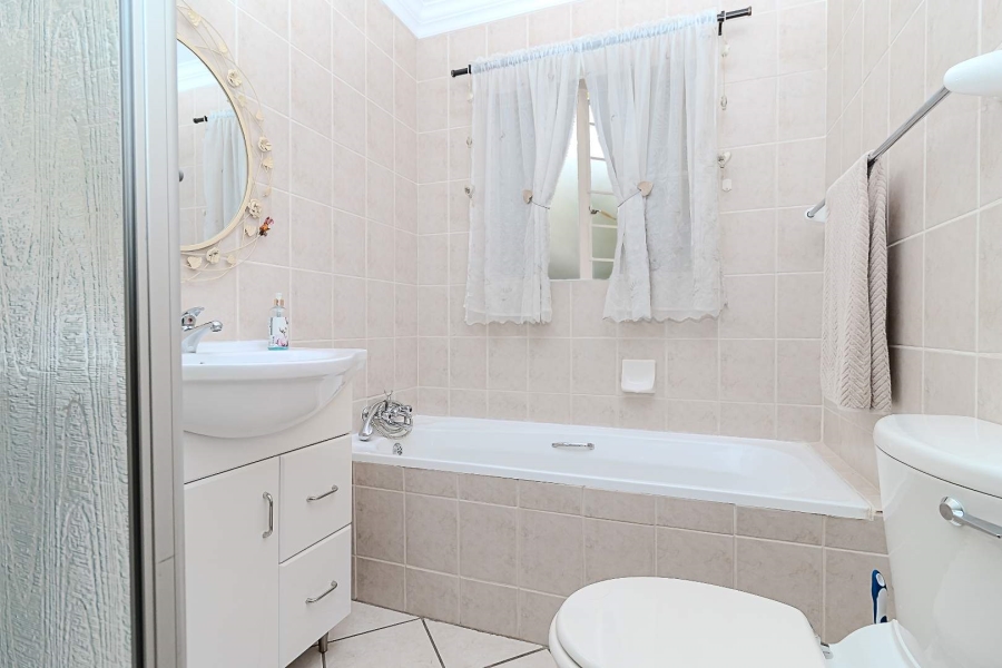 4 Bedroom Property for Sale in Weltevreden Park Gauteng