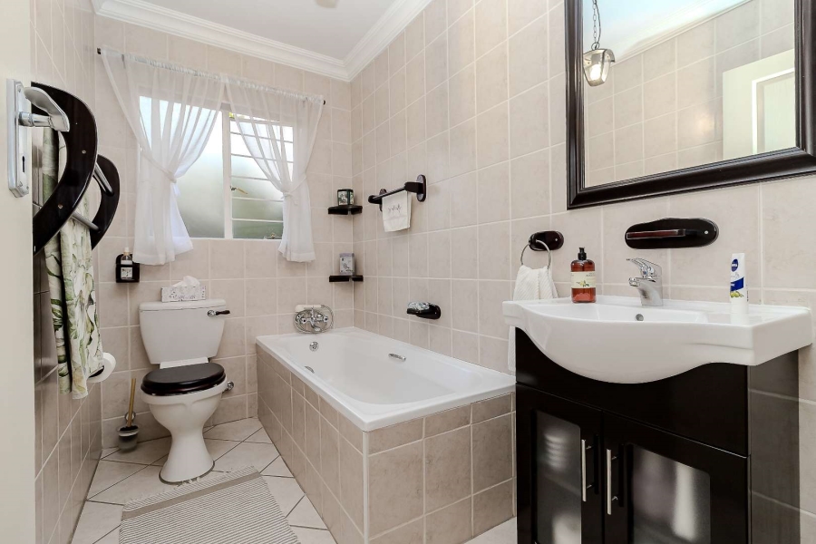 4 Bedroom Property for Sale in Weltevreden Park Gauteng