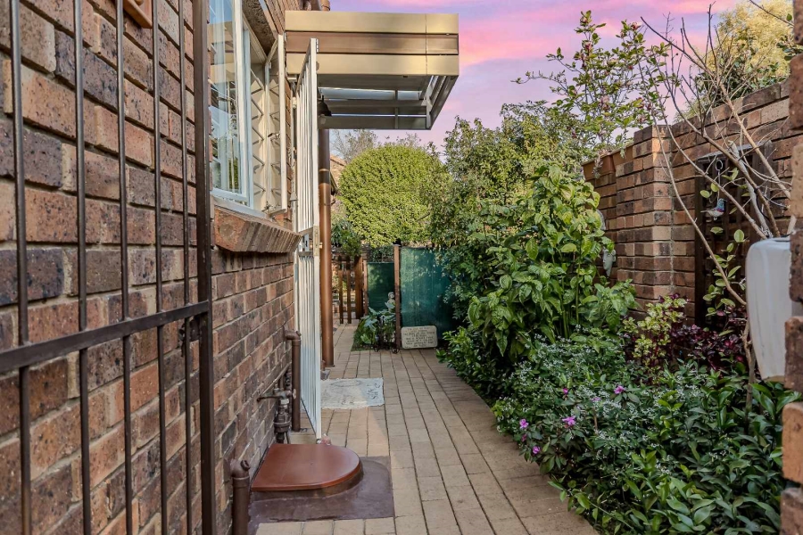 4 Bedroom Property for Sale in Weltevreden Park Gauteng