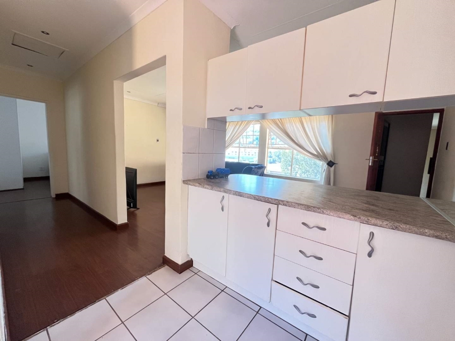 2 Bedroom Property for Sale in Helderkruin Gauteng