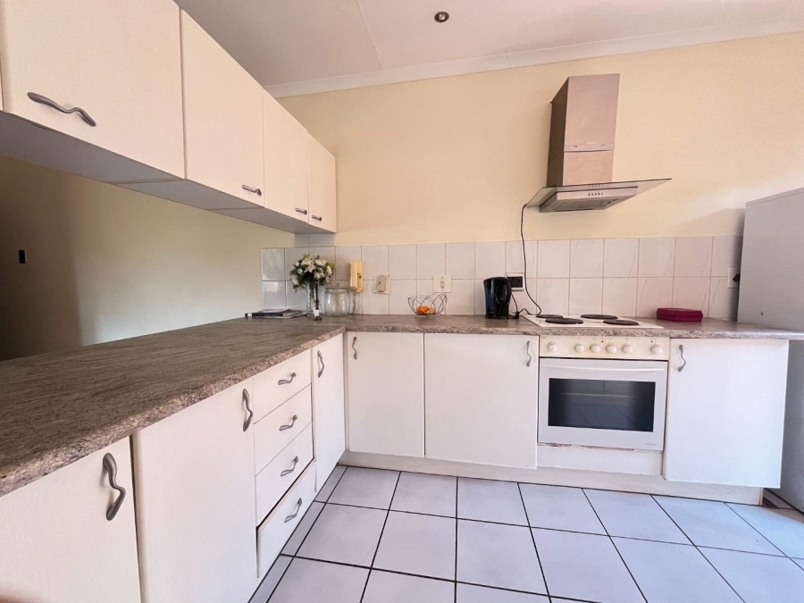 2 Bedroom Property for Sale in Helderkruin Gauteng