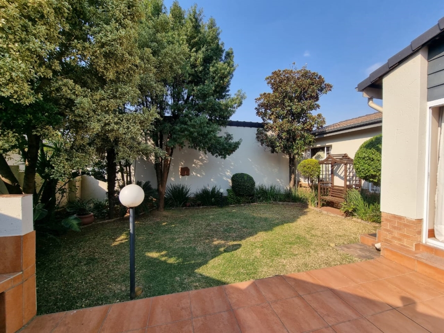 To Let 2 Bedroom Property for Rent in Moreleta Park Gauteng