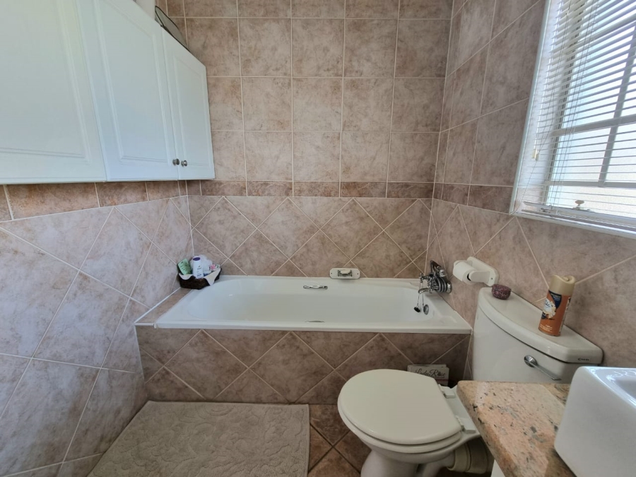 To Let 2 Bedroom Property for Rent in Moreleta Park Gauteng