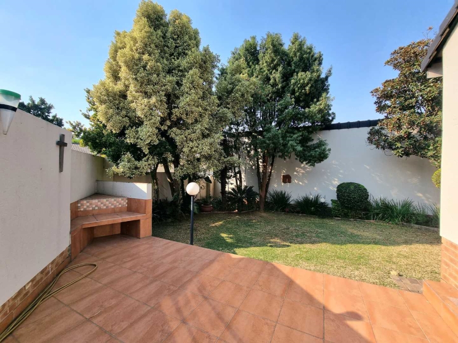 To Let 2 Bedroom Property for Rent in Moreleta Park Gauteng