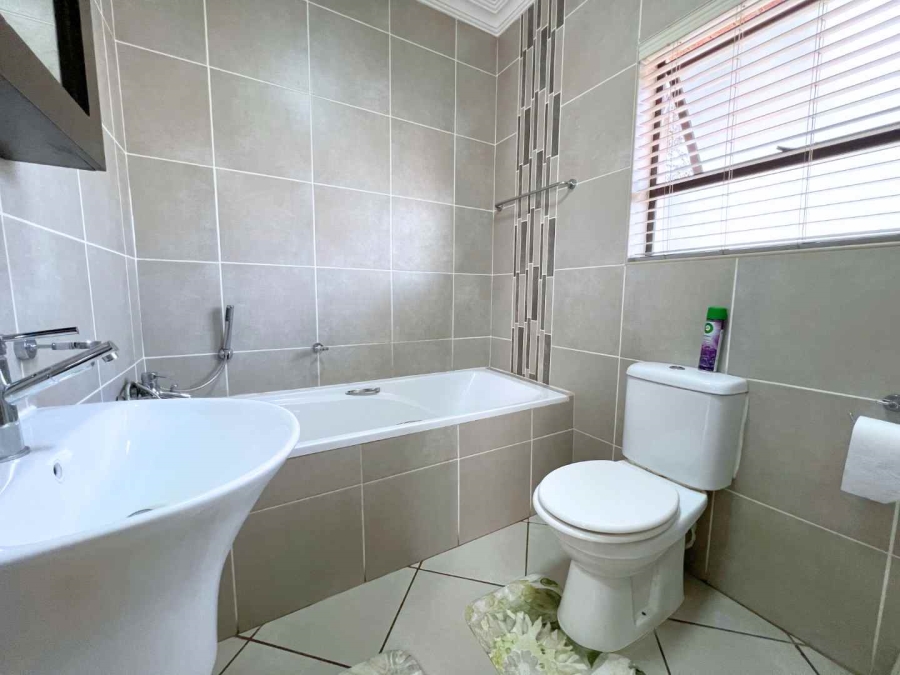 3 Bedroom Property for Sale in Annlin Gauteng