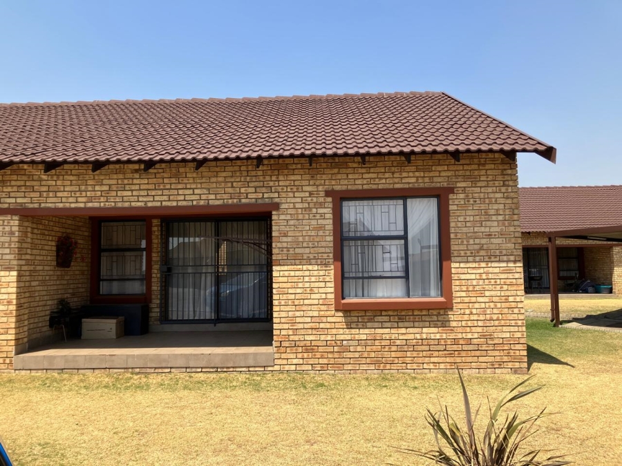 To Let 2 Bedroom Property for Rent in Riversdale Gauteng