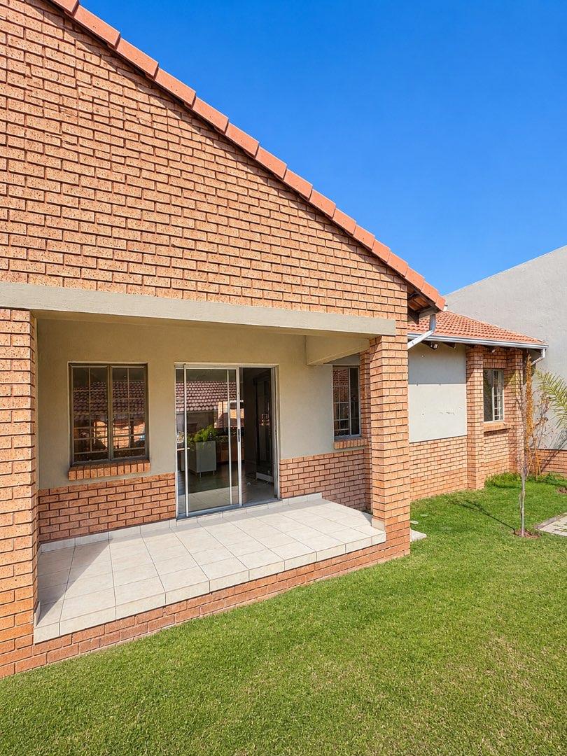 2 Bedroom Property for Sale in Mooikloof Ridge Gauteng