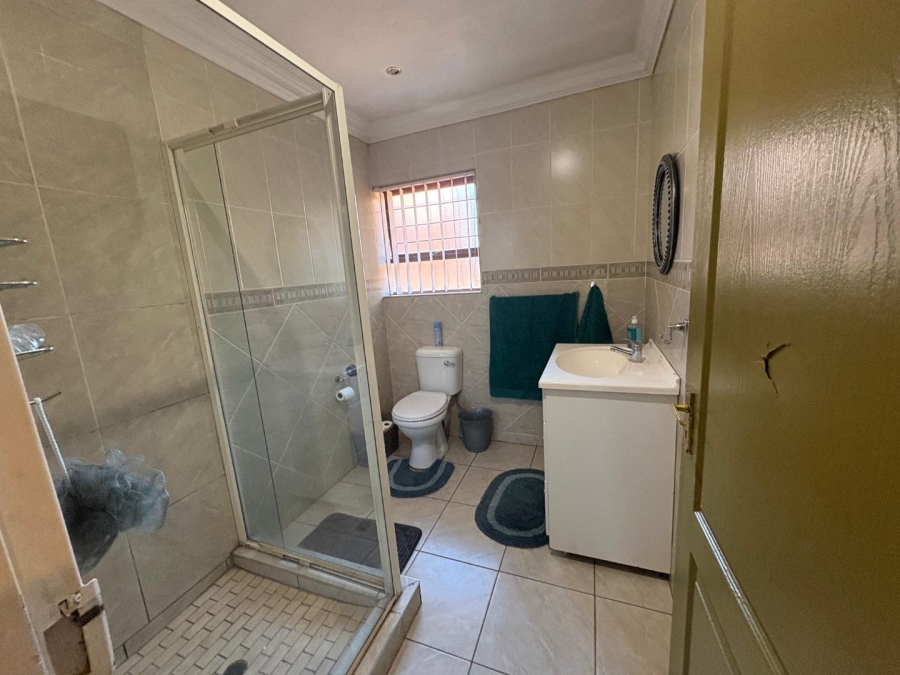 3 Bedroom Property for Sale in Dunnottar Gauteng