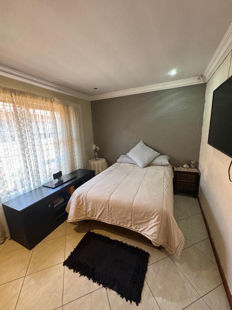 3 Bedroom Property for Sale in Dunnottar Gauteng