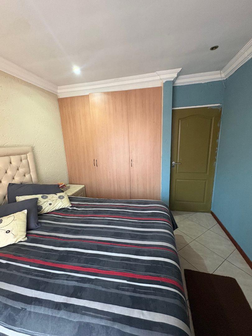 3 Bedroom Property for Sale in Dunnottar Gauteng