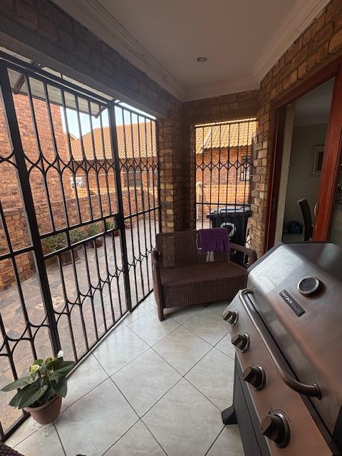 3 Bedroom Property for Sale in Dunnottar Gauteng