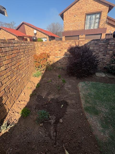 3 Bedroom Property for Sale in Dunnottar Gauteng