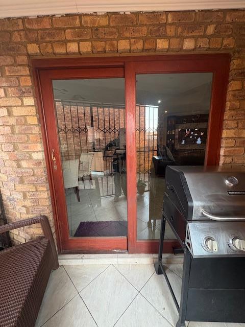 3 Bedroom Property for Sale in Dunnottar Gauteng