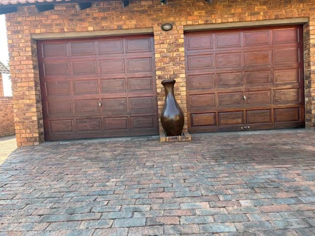 3 Bedroom Property for Sale in Dunnottar Gauteng