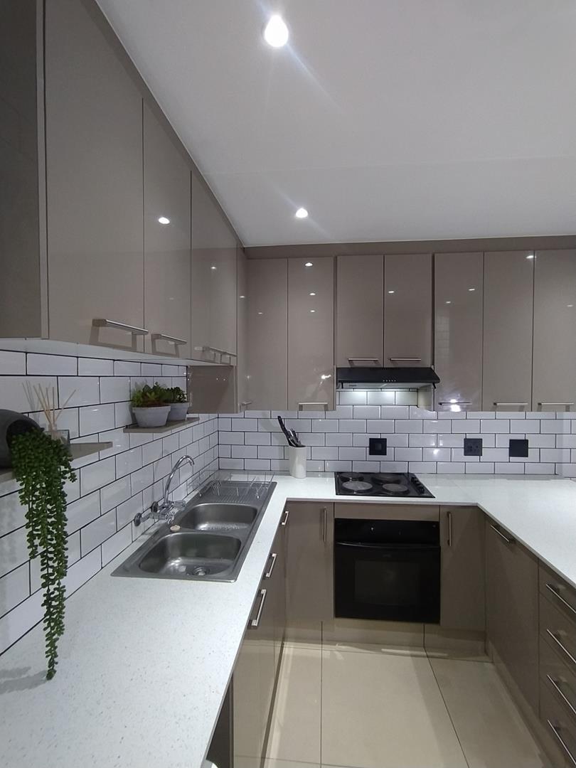 3 Bedroom Property for Sale in Noordwyk Gauteng