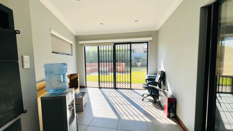 3 Bedroom Property for Sale in Midstream Meadows Gauteng