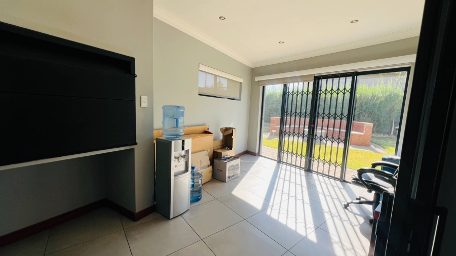 3 Bedroom Property for Sale in Midstream Meadows Gauteng