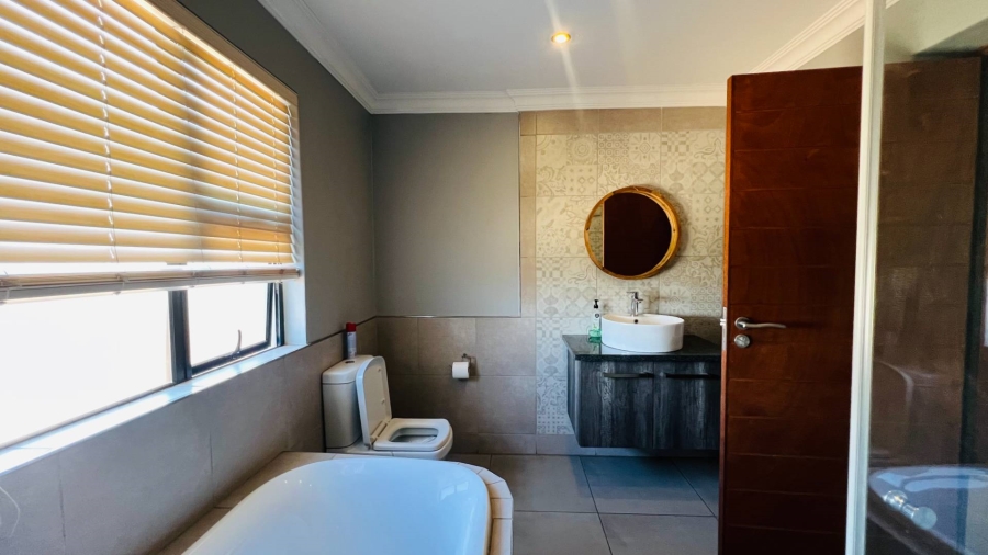 3 Bedroom Property for Sale in Midstream Meadows Gauteng
