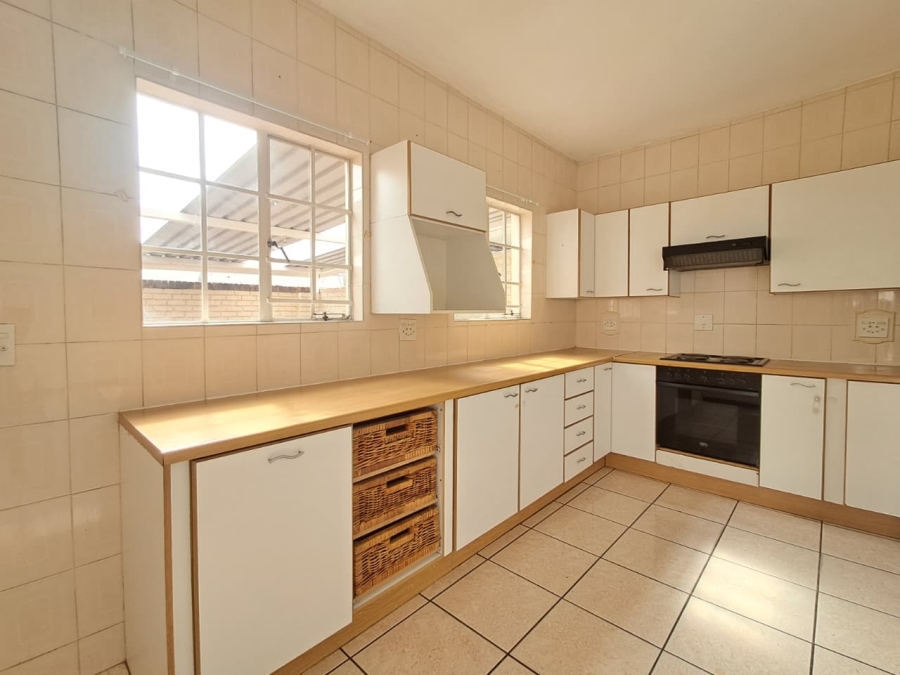 3 Bedroom Property for Sale in New Redruth Gauteng