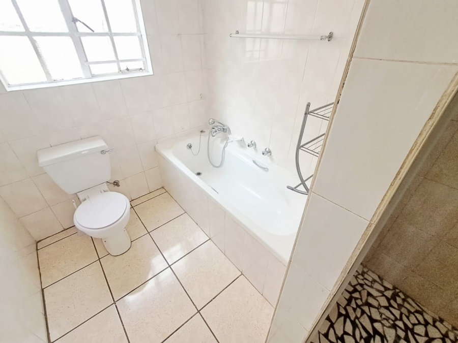 3 Bedroom Property for Sale in New Redruth Gauteng
