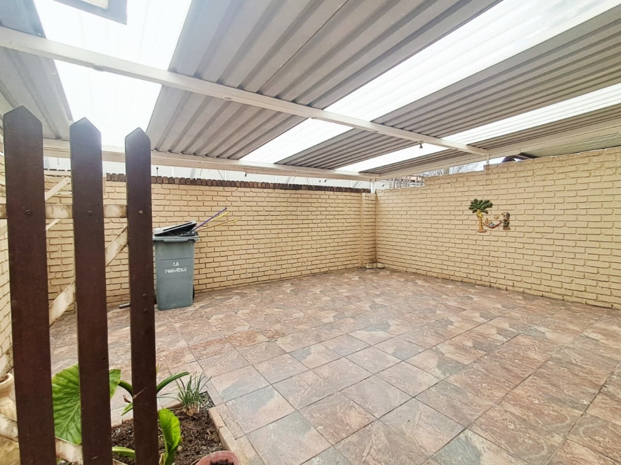 3 Bedroom Property for Sale in New Redruth Gauteng