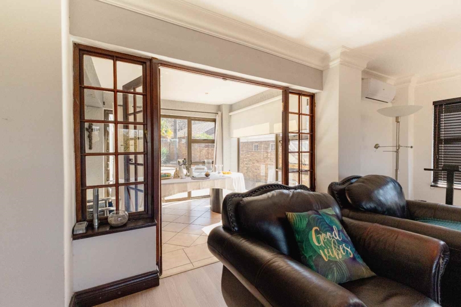 5 Bedroom Property for Sale in Erasmuskloof Gauteng