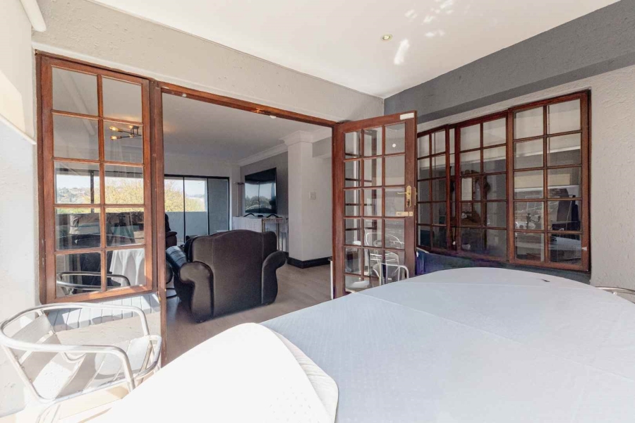 5 Bedroom Property for Sale in Erasmuskloof Gauteng