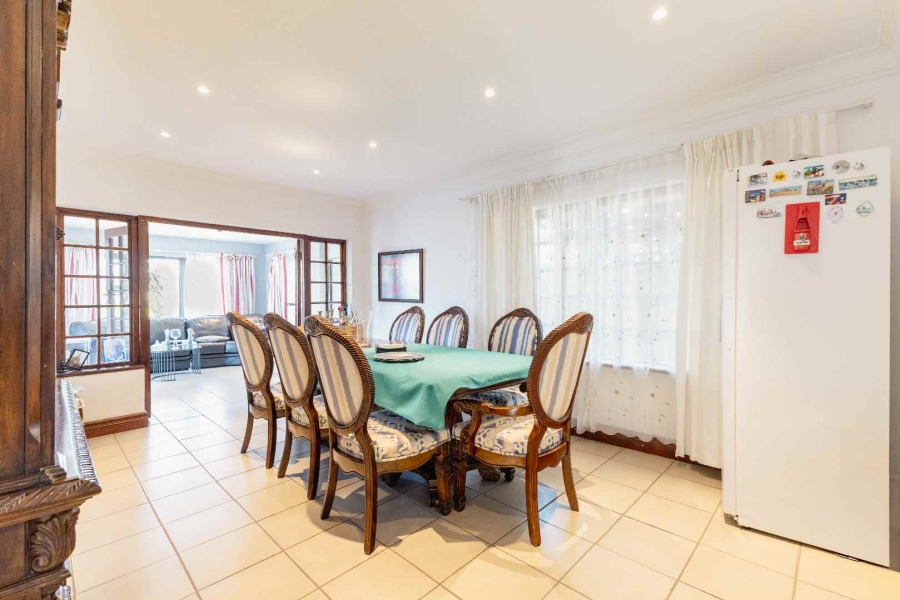 5 Bedroom Property for Sale in Erasmuskloof Gauteng