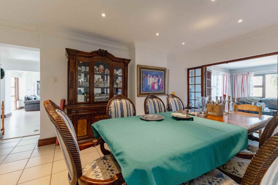 5 Bedroom Property for Sale in Erasmuskloof Gauteng