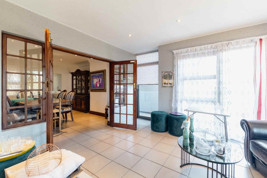 5 Bedroom Property for Sale in Erasmuskloof Gauteng