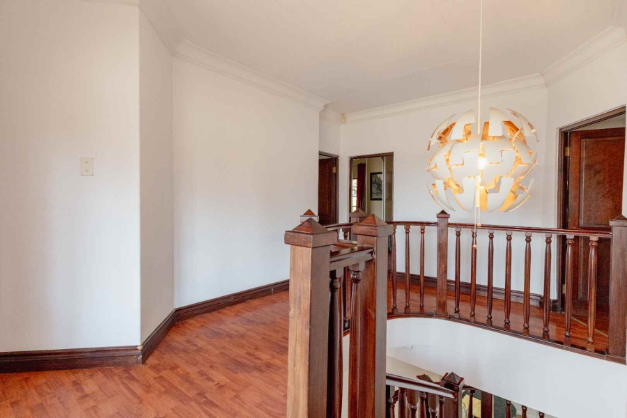 5 Bedroom Property for Sale in Erasmuskloof Gauteng