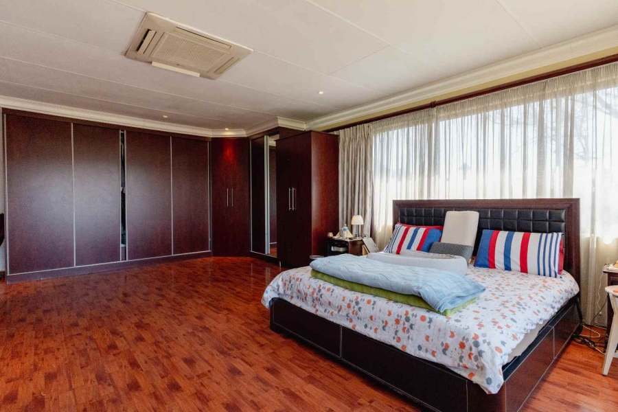 5 Bedroom Property for Sale in Erasmuskloof Gauteng