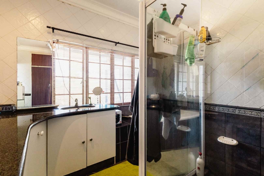 5 Bedroom Property for Sale in Erasmuskloof Gauteng