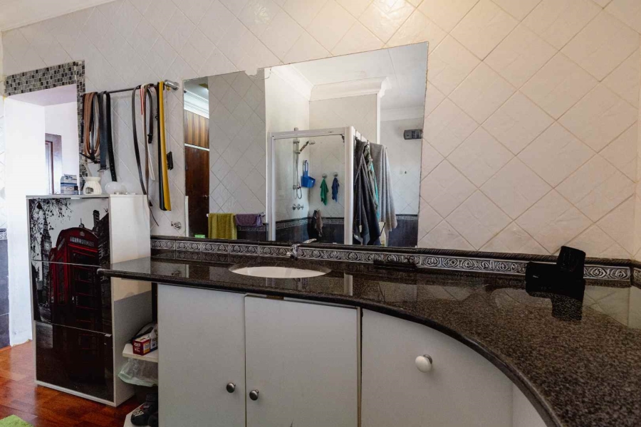 5 Bedroom Property for Sale in Erasmuskloof Gauteng