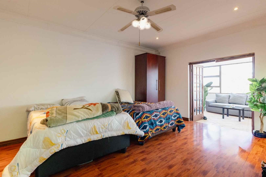 5 Bedroom Property for Sale in Erasmuskloof Gauteng