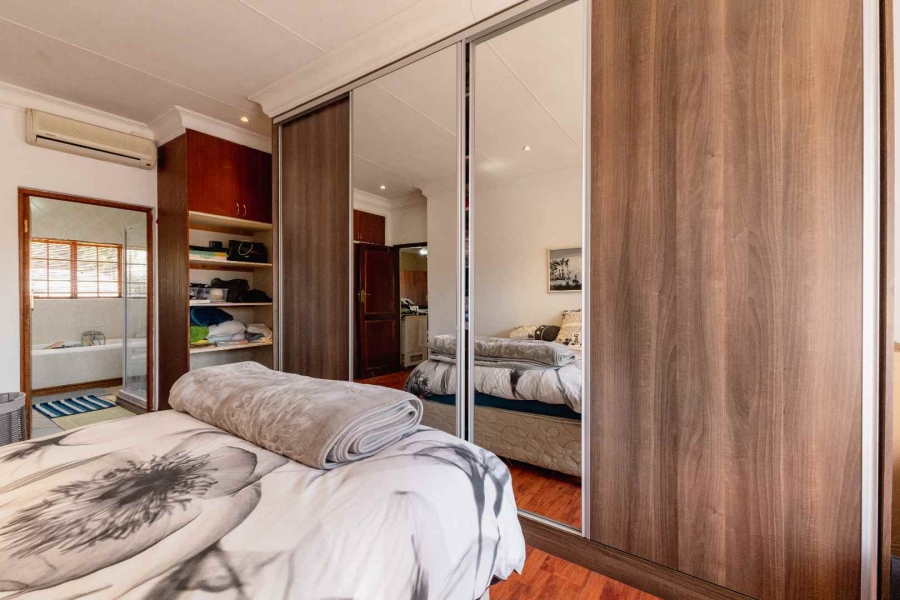 5 Bedroom Property for Sale in Erasmuskloof Gauteng