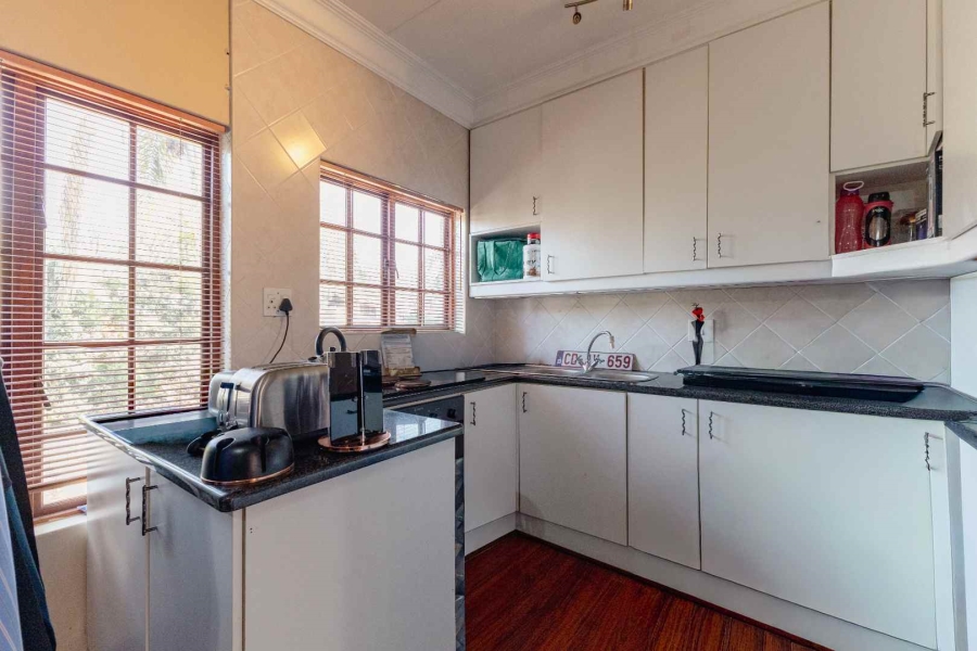 5 Bedroom Property for Sale in Erasmuskloof Gauteng
