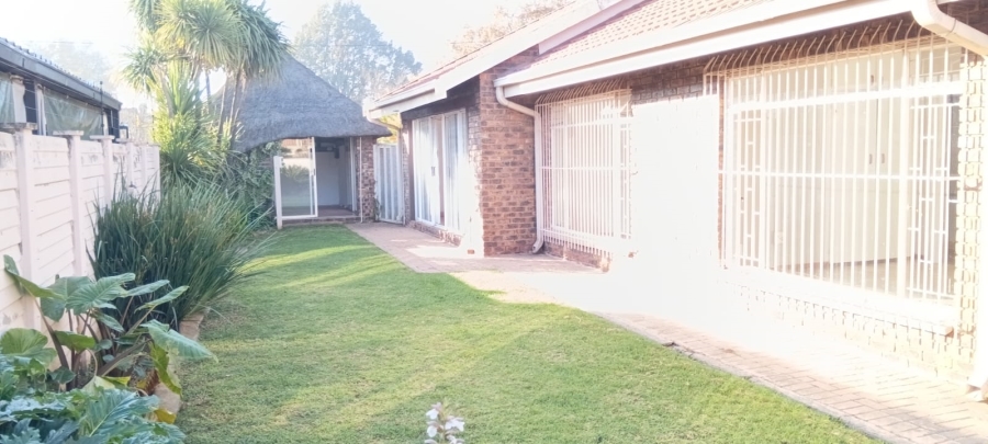 To Let 2 Bedroom Property for Rent in Risiville Gauteng