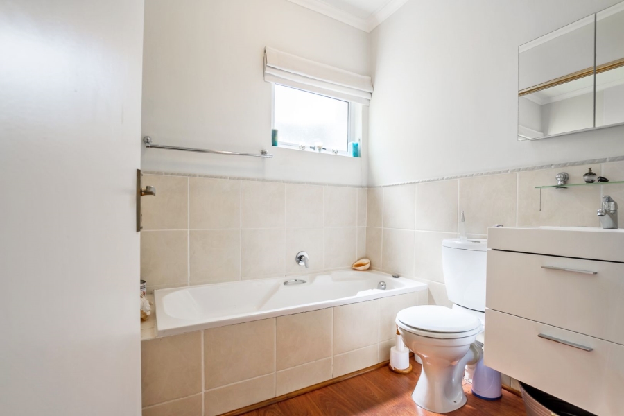 2 Bedroom Property for Sale in Lonehill Gauteng