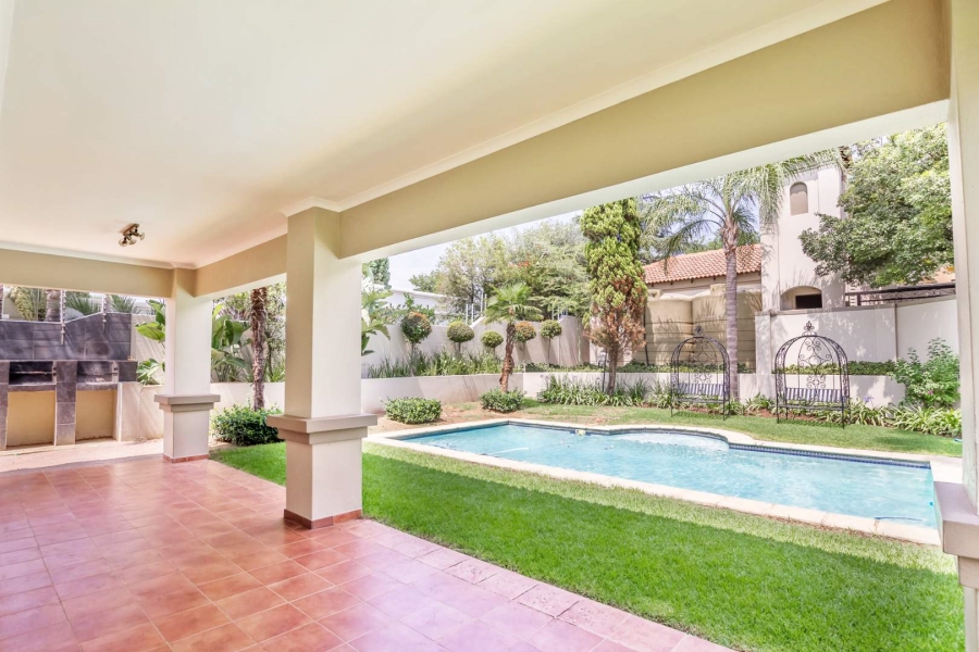 2 Bedroom Property for Sale in Lonehill Gauteng