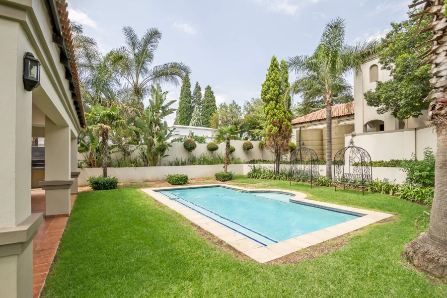 2 Bedroom Property for Sale in Lonehill Gauteng