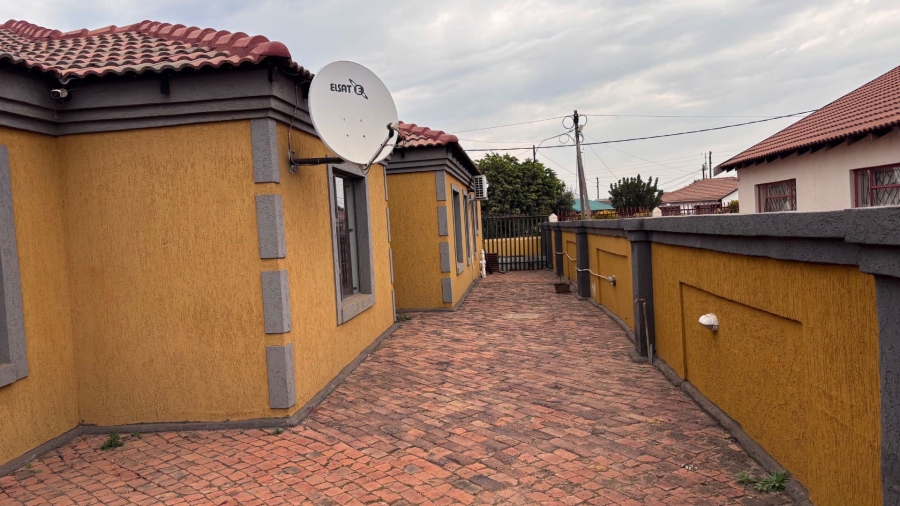 4 Bedroom Property for Sale in Ga-Rankuwa Gauteng