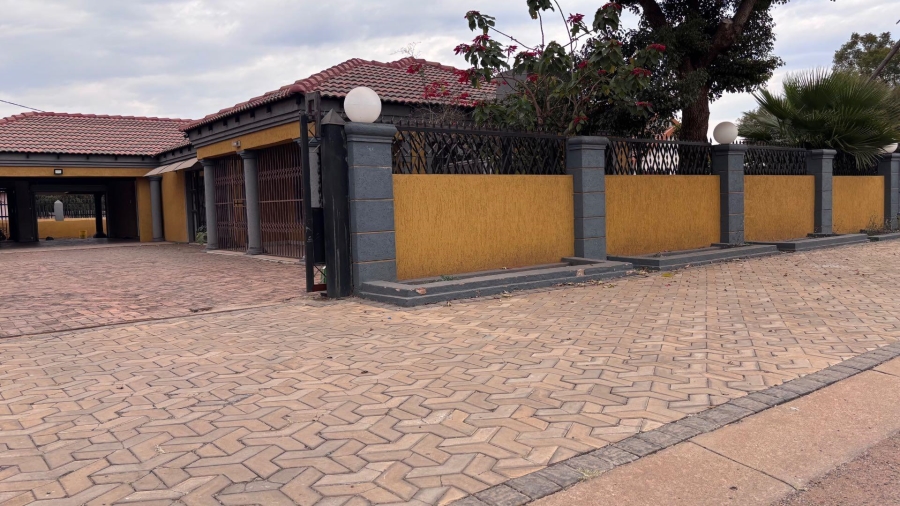 4 Bedroom Property for Sale in Ga-Rankuwa Gauteng