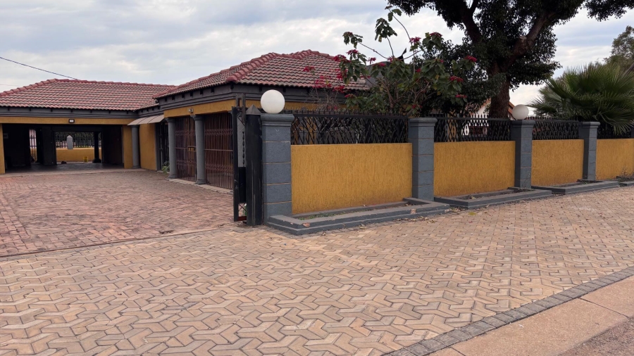 4 Bedroom Property for Sale in Ga-Rankuwa Gauteng