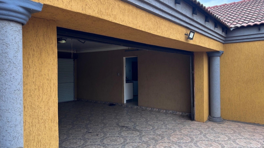 4 Bedroom Property for Sale in Ga-Rankuwa Gauteng