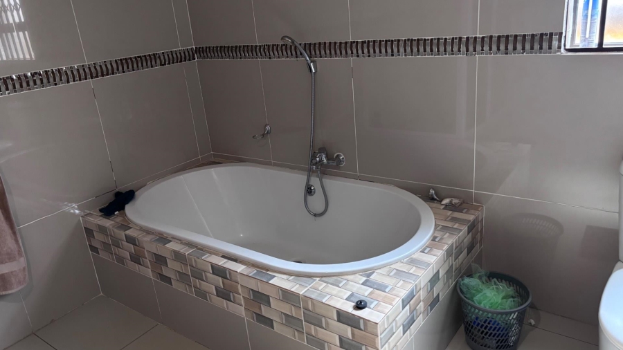 4 Bedroom Property for Sale in Ga-Rankuwa Gauteng