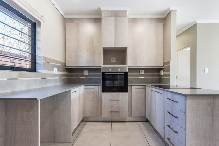 1 Bedroom Property for Sale in North Riding AH Gauteng