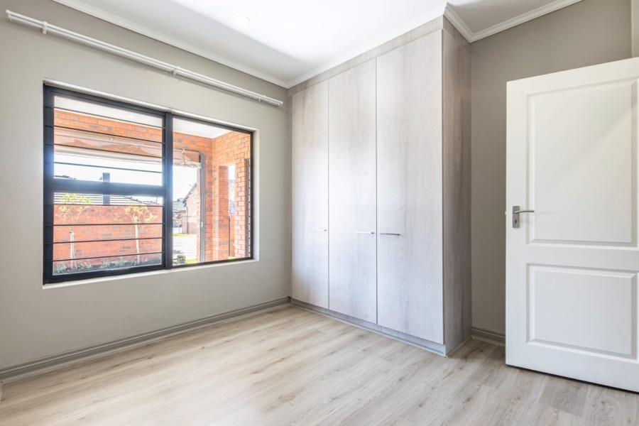 1 Bedroom Property for Sale in North Riding AH Gauteng