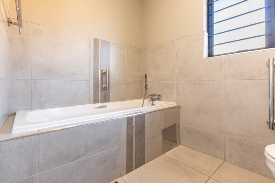1 Bedroom Property for Sale in North Riding AH Gauteng