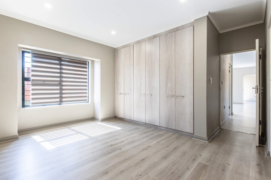 1 Bedroom Property for Sale in North Riding AH Gauteng